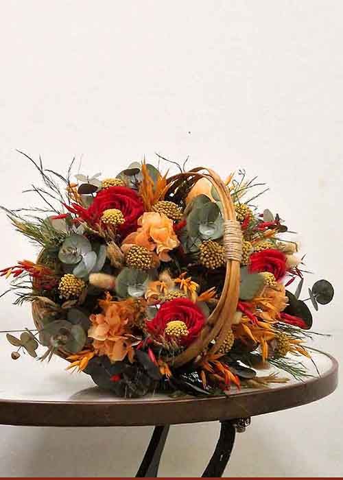 Centros y Cestas de Flores Secas y Preservadas