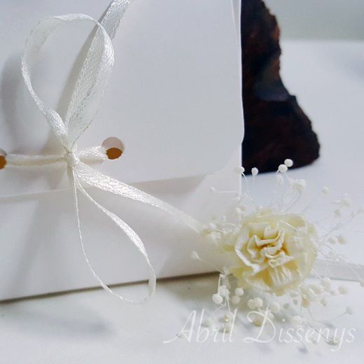 5 Pin de Paniculata y Clavel