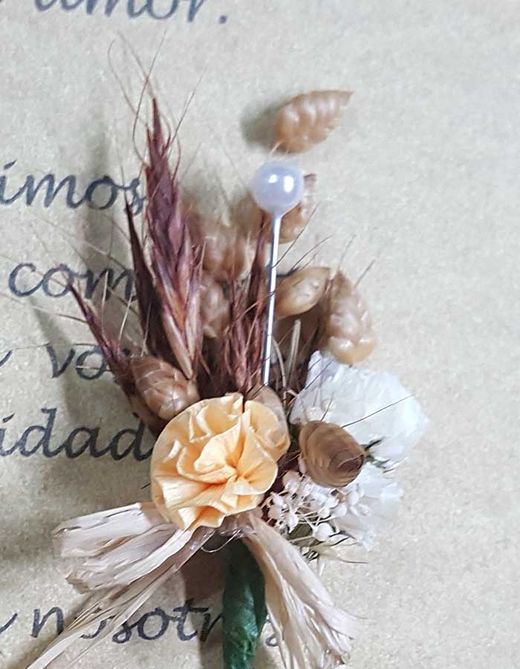 Ramillete Flor Solapa Prendido