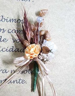 Ramillete Flor Solapa Prendido