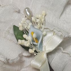 Alfiler flor seca y cala azul