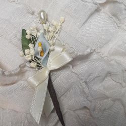 Alfiler flor seca y cala azul