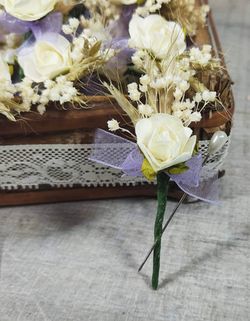 Alfiler Rosa Blanca y Paniculata