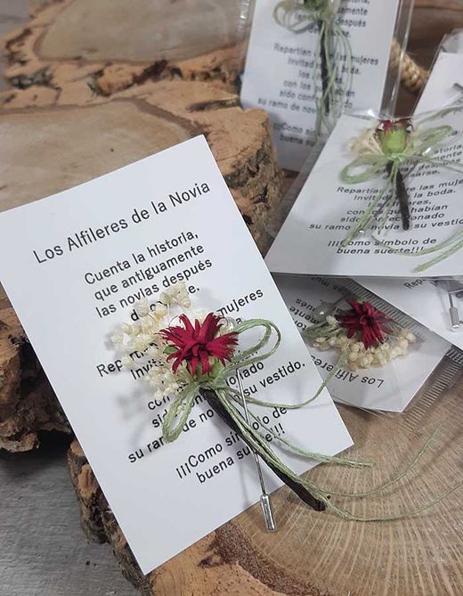 Alfileres con mensaje