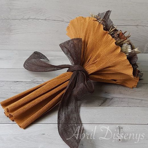 Bouquet de proteas y flor seca