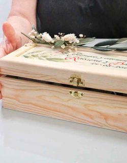 Caja de madera personalizada con pergamino escrito a mano A3