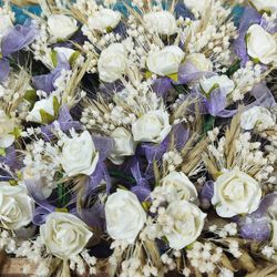 Cesta con 80 Alfileres de una Rosa