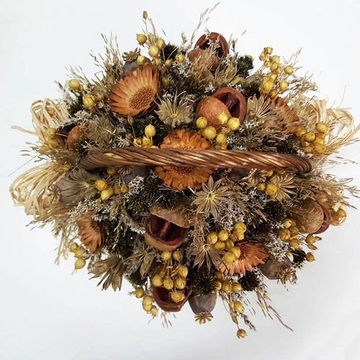 Cesta Rústica de Flores y Proteas