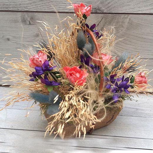 Cesta de Rosas y Violetas