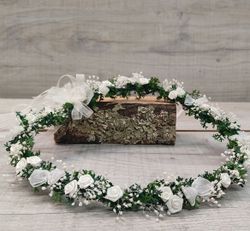 Corona con Rosas Blancas 56 X 3
