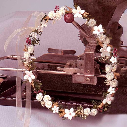 Corona de Flor de Porcelana Silvia