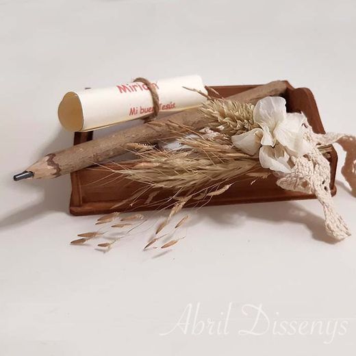 Detalle taquillón taco lápiz flor arena