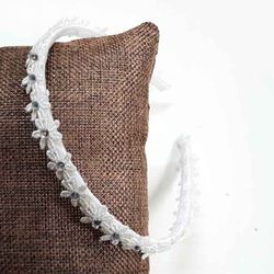 Diadema de Flores de Guipour y Brillantes