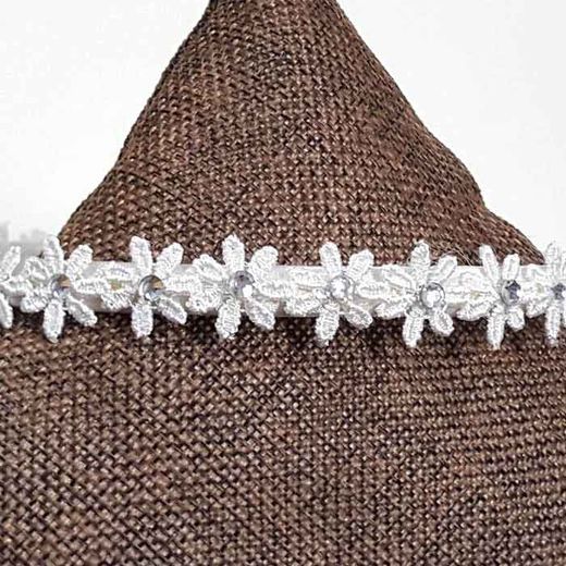 Diadema de Flores de Guipour y Brillantes