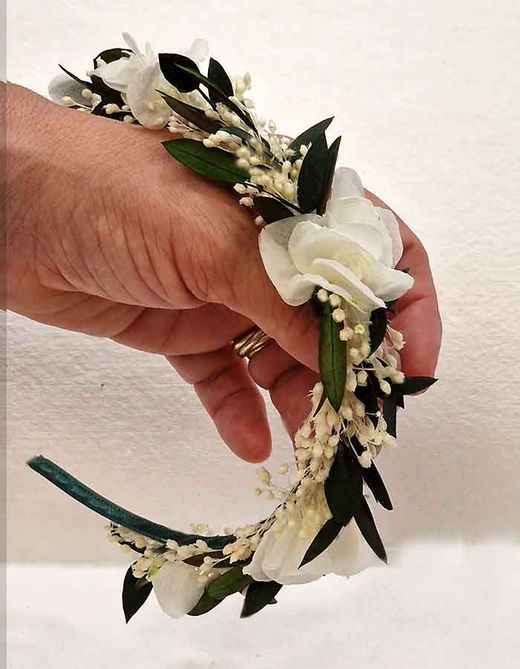 Diadema de Flores para Ceremonias Dámaris