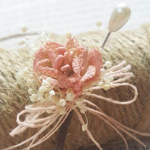 Flor de Yute Beig con Alfiler