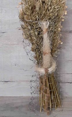 Gavilla de Flor Seca con Tela Metálica