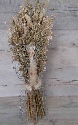 Gavilla de Flor Seca con Tela Metálica