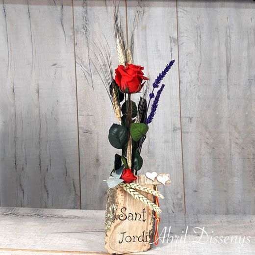 Jarrón de Madera con Rosas y Trigo