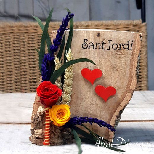 Jarrón Madera con Rosas Personalizadas