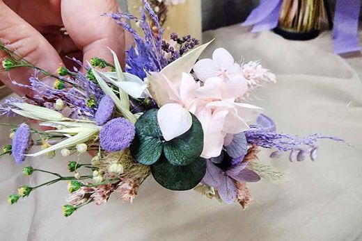 Pasador con Flores Lilas