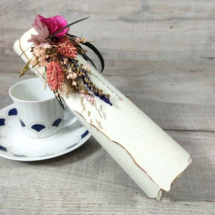 Pergamino Escrito y flor de Eucaliptus A3 (29.7cm X 42cm)