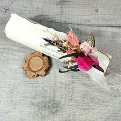 Pergamino Escrito y flor de Eucaliptus