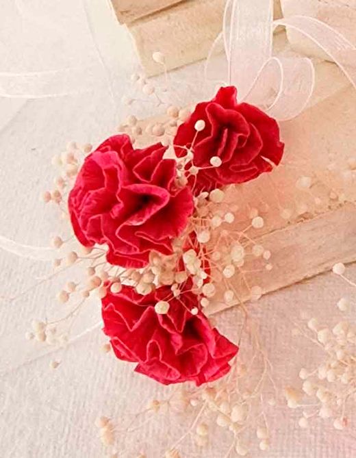 Pulseras con Tres Claveles de Colores