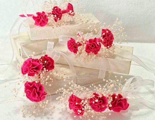 Pulseras con Tres Claveles de Colores