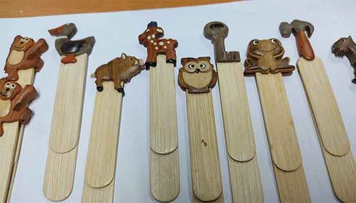 Punto de Libro Madera