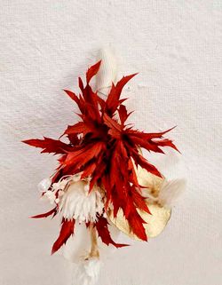 Ramillete para la Solapa de Flores y Hojas