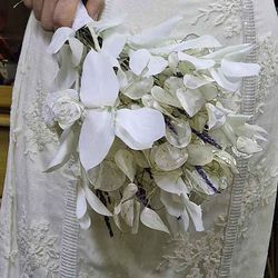 Ramo Novia Blanco con Ruscus y Lavanda