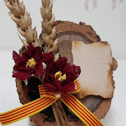 Rosas y Trigo con Rodaja Madera