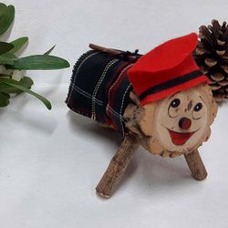 Tió de Navidad pequeño artesanal 4 x 10