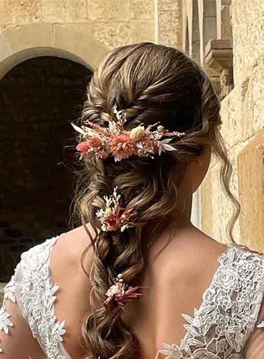 Tocado con peineta cascada boho