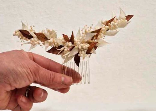 Tocado de Alas de Mariposa con Peineta