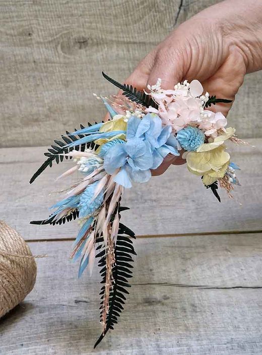 Tocado de Flores Oreja Lauren