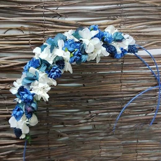 Tocado o corona de hortensia azul