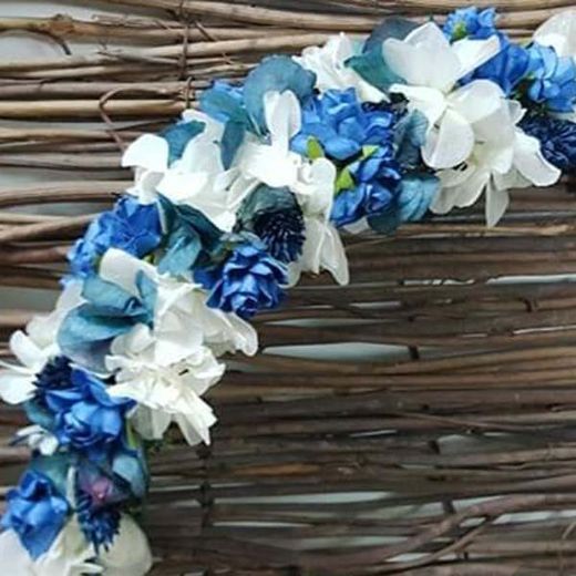 Tocado o corona de hortensia azul