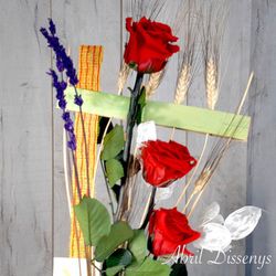 Tres Rosas Rojas Preservadas y Estructura