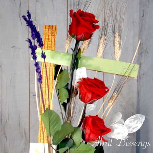 Tres Rosas Rojas Preservadas y Estructura