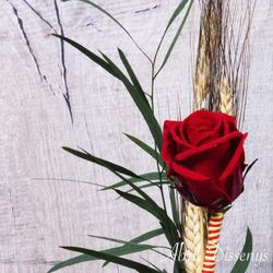 Una Rosa con Senyera en Tótem de Madera